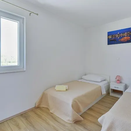 Apartment By The Sea Nin, Zadar - 13172 Nin