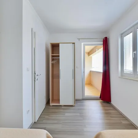 Apartman By The Sea Nin, Zadar - 13172 *